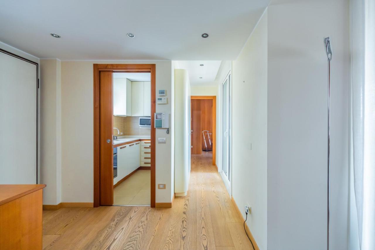 Cozy Apt - Corso Vercelli & Conciliazione M1 Milano Exteriör bild