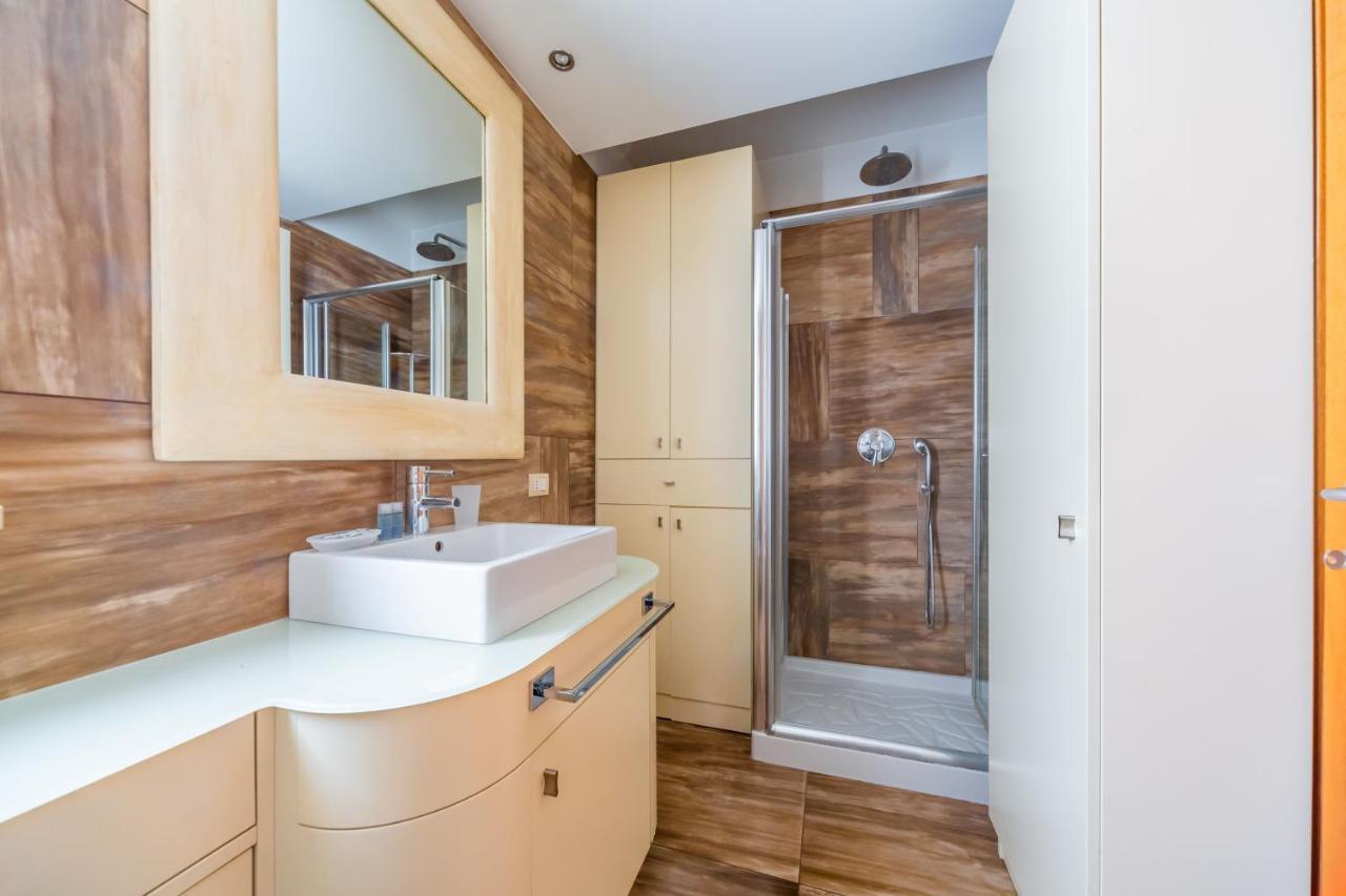 Cozy Apt - Corso Vercelli & Conciliazione M1 Milano Exteriör bild