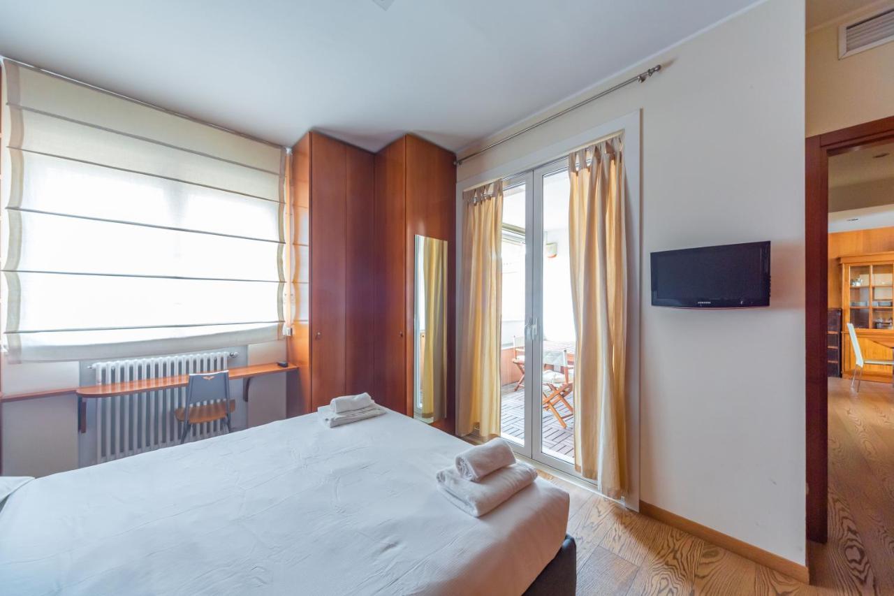 Cozy Apt - Corso Vercelli & Conciliazione M1 Milano Exteriör bild
